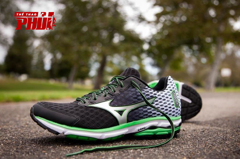 Giày cầu lông Mizuno